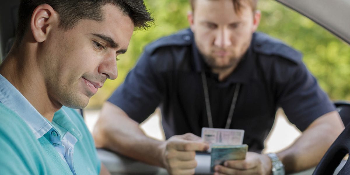 Delito conducir sin carné en España